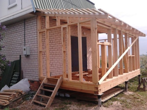 Где заказать сооружение пристройки к дому
