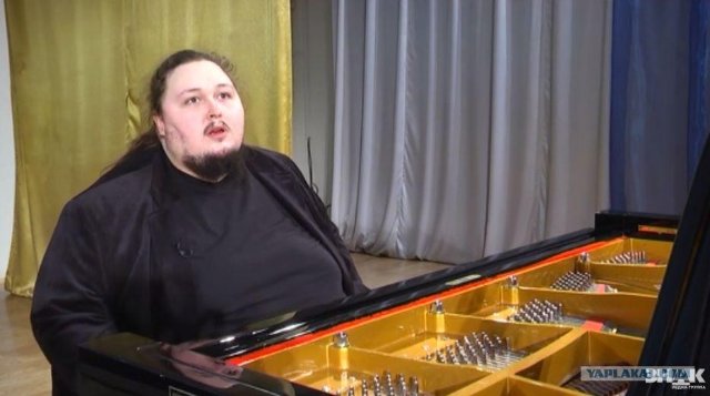 Сын Никаса Сафронова решил толстеть до 250 кг