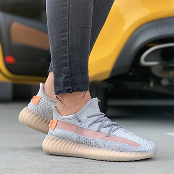 Оригинальные кроссовки Adidas Yeezy Boost 350 V2 с примеркой и постоплатой