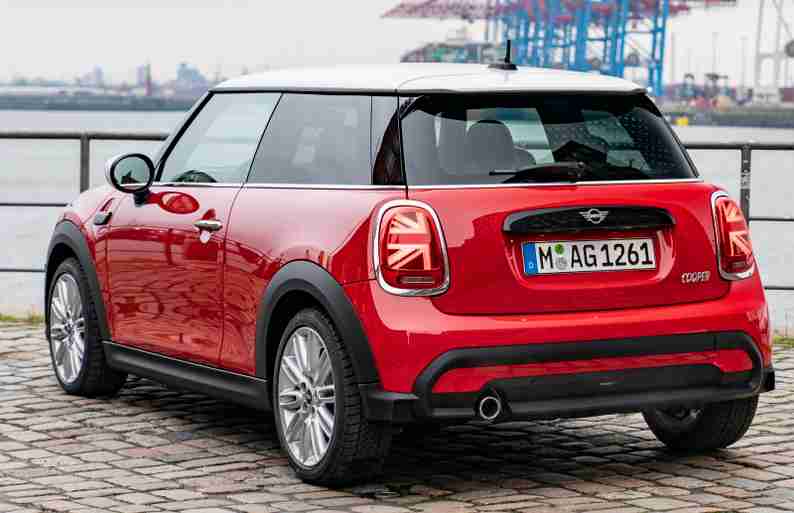 Британские авто MINI Hatch в Москве
