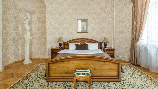 Роскошный комфорт: номер люкс в Москве