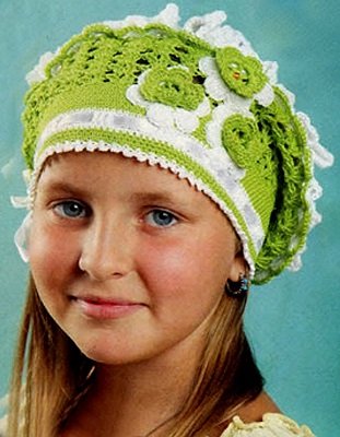 берет с аппликацией цветы
