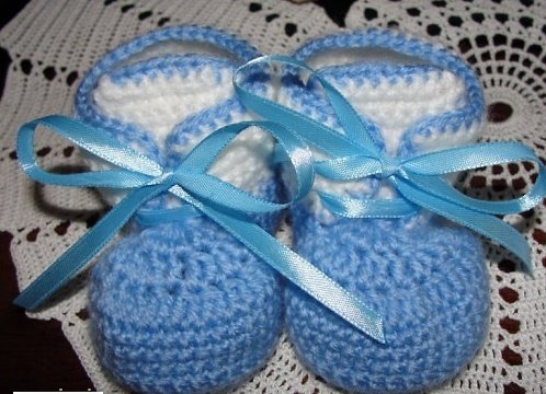 Голубые пинетки для мальчика крючком