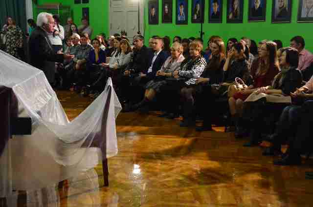 «Писатель или поэт — это не тот, кто умер». О чём белгородцам рассказали организаторы Московского театра поэтов