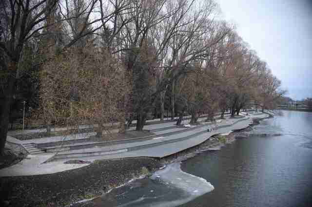 В Белгороде завершили обустройство первого участка набережной Везёлки