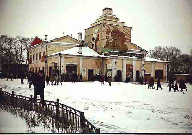 Памятник на площади Революции заменят фонтаном Памятник на площади Революции заменят фонтаном