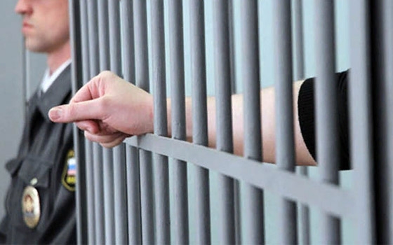 В Клинцах осудят «супермена», напавшего на следователя в зале суда В Клинцах осудят «супермена», напавшего на следователя в зале суда