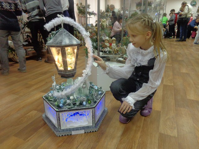 В Белгороде открыли детскую выставку новогодних букетов «Зимняя фантазия» В Белгороде открыли детскую выставку новогодних букетов «Зимняя фантазия»