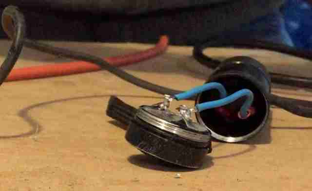 kak-sdelat-vodonepronitsaemyiy-zaryadnyiy-usb-modul-na-mototsikl11