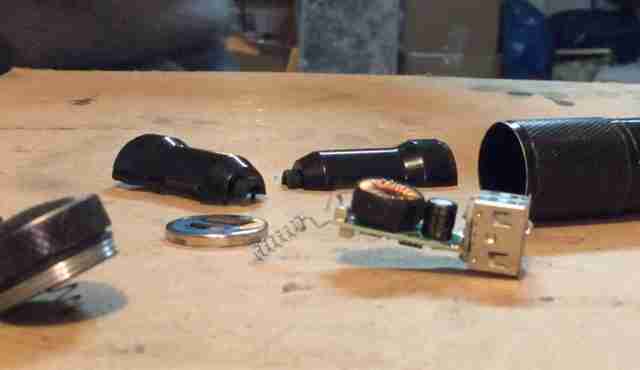 kak-sdelat-vodonepronitsaemyiy-zaryadnyiy-usb-modul-na-mototsikl5