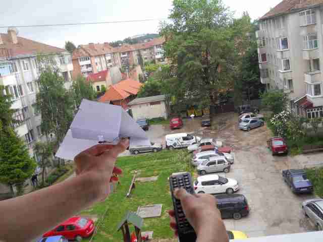 kak-sdelat-upr…nyiy-samoletik1