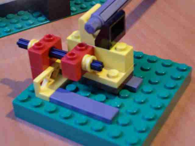 sobiraem-3d-printer-iz-lego-blokov-chast-111