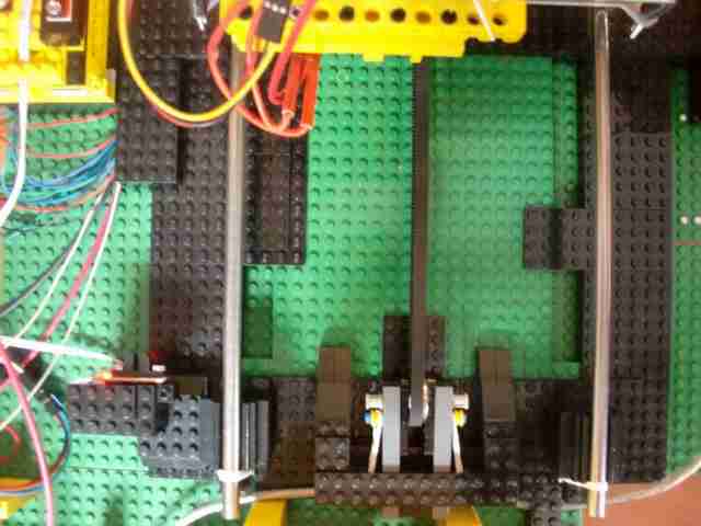 sobiraem-3d-printer-iz-lego-blokov-chast-115