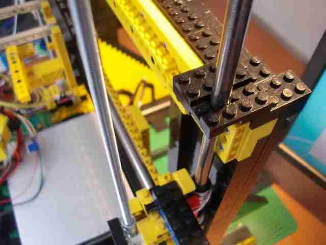 sobiraem-3d-printer-iz-lego-blokov-chast-124