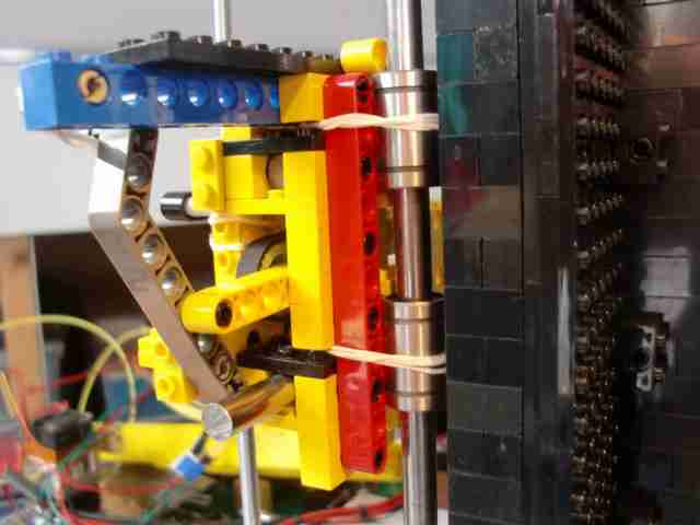 sobiraem-3d-printer-iz-lego-blokov-chast-130