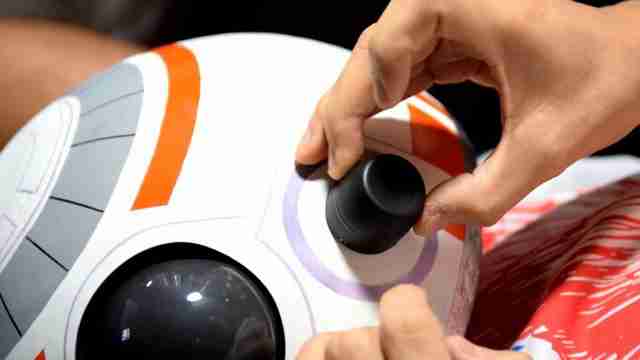Самодельный дроид BB8, управляемый со смартфона FBAUAJWIJKEODSS.LARGE