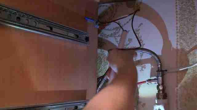 Подсветка ящика своими руками.mp4_snapshot_02.49_[2016.02.17_01.10.28]