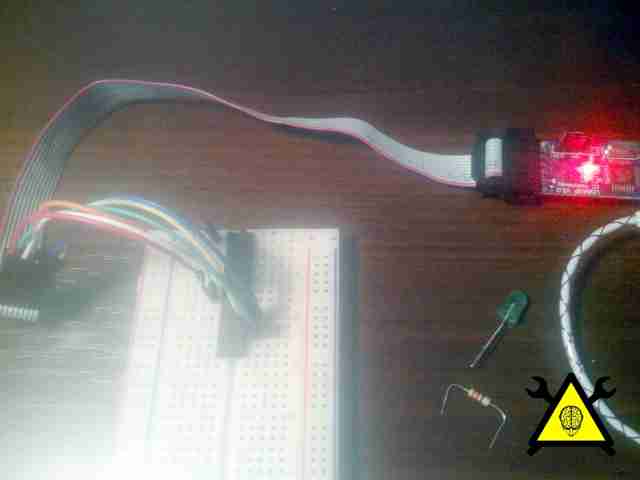 Программирование AVR урок 3 — прошиваем микроконтроллер Программирование AVR урок 3 — прошиваем микроконтроллер
