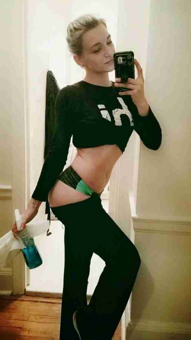 Девушке скучно на работе без секса фото