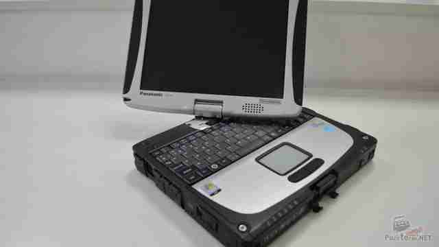 Поворотный экран на защищенном ноутбуке Panasonic Toughbook CF-19