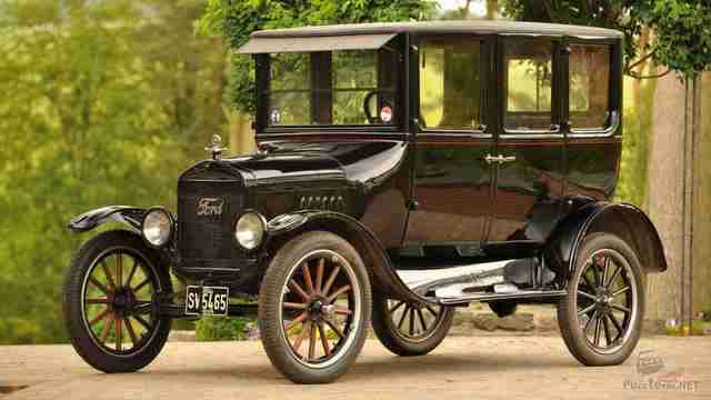 Автомобиль Ford T