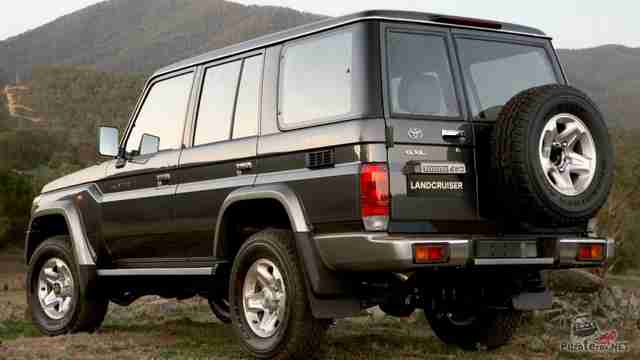 Фото Тойота Лэнд Крузер 70 Красивый новенький Land Cruiser 76 V8