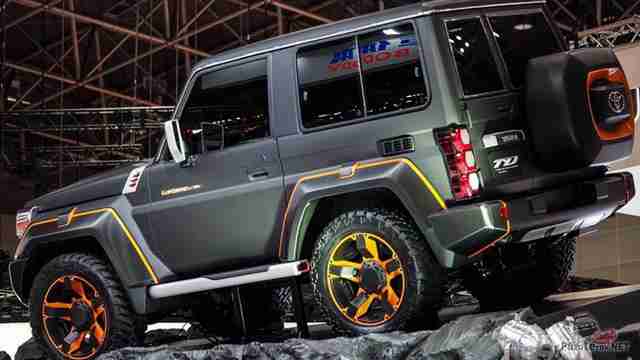 Фото Тойота Лэнд Крузер 70 Выставочный вариант трехдверной Toyota Land Cruiser 71