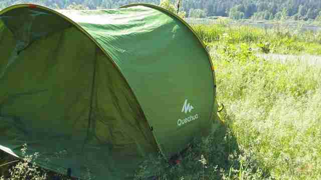 Палатка Quechua для путешествий