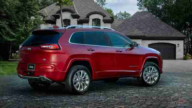 Новые внедорожники Фото Jeep Cherokee 2018 вид сзади