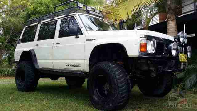 Белый Nissan Patrol GR