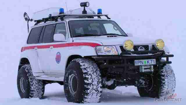 Nissan Patrol Arctic Trucks в снегу