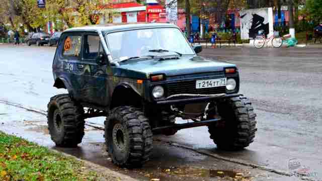 Нива на военных мостах и шинами боггер