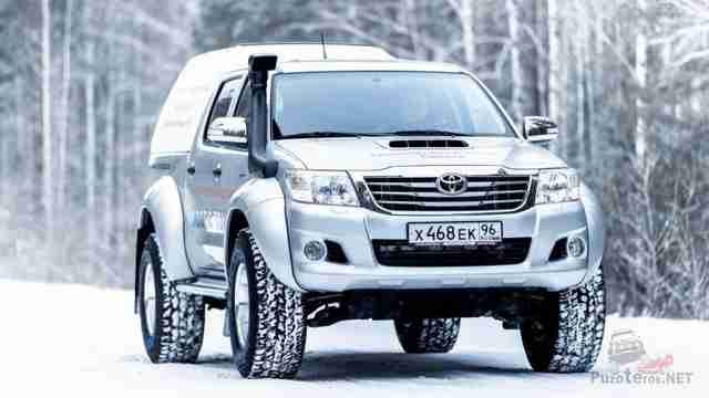 Хайлюкс Arctic Trucks лифтованый