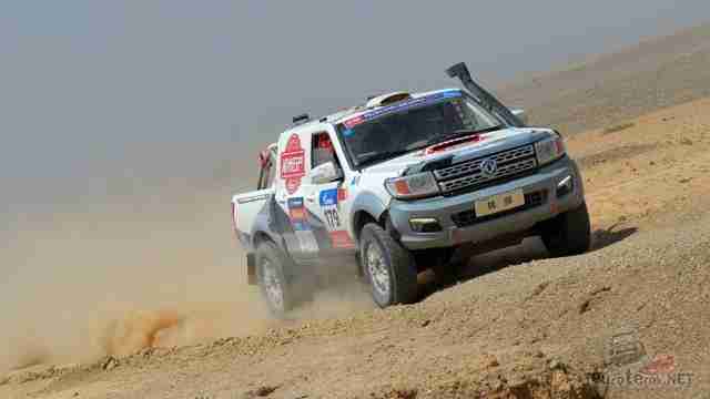 Китайский пикап Dongfeng Rich Expedition на соревнованиях