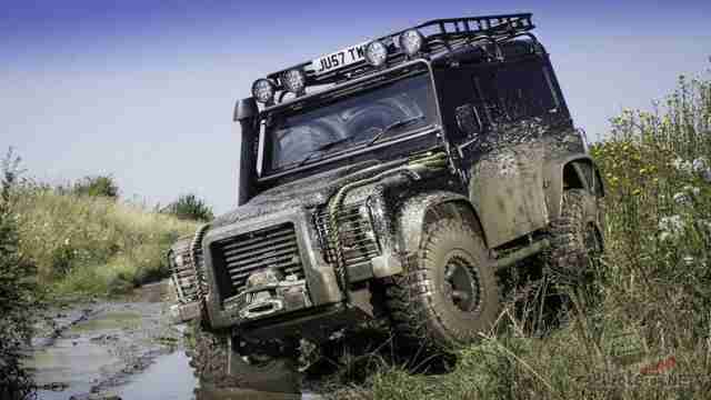 Land Rover Defender (60 фото) Короткий дефендер в тюнинге на бездорожье