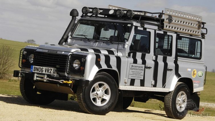 Land Rover Defender (60 фото) Лэнд ровер дефендер с багажником и сэнд-траками