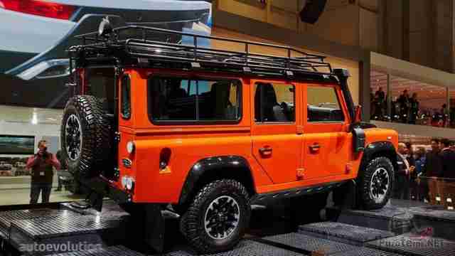 Land Rover Defender (60 фото) Оранжевый дефендер с тюнингом на выставке