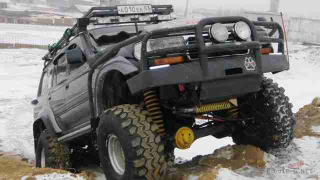 Подготовленный Toyota Land Cruiser 80