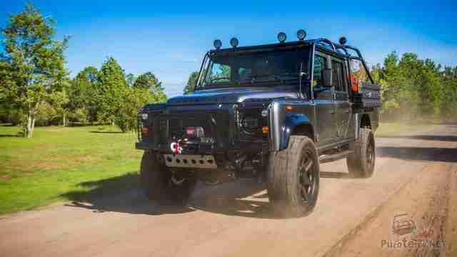Land Rover Defender (60 фото) Подготовленный дефендер пикап на внедорожных колесах