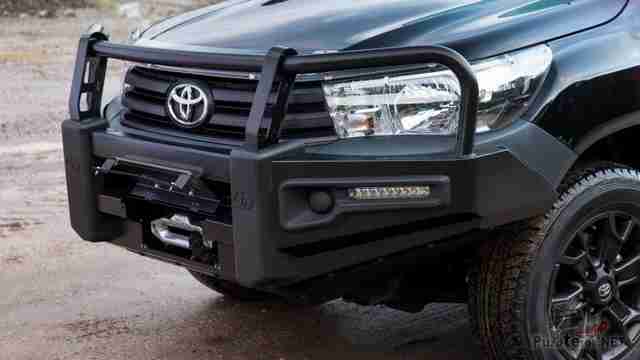 Силовой бампер на Toyota Hilux