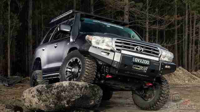 Toyota Land Cruiser 200 off Road