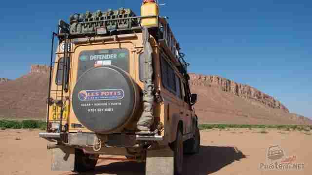Land Rover Defender (60 фото) Land Rover Defender Camel Trophy