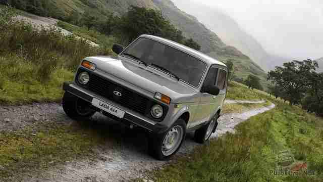 Фото Lada 4x4 на грунтовой дороге в горах