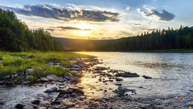 Горная река Северного Урала Горная река Северного Урала