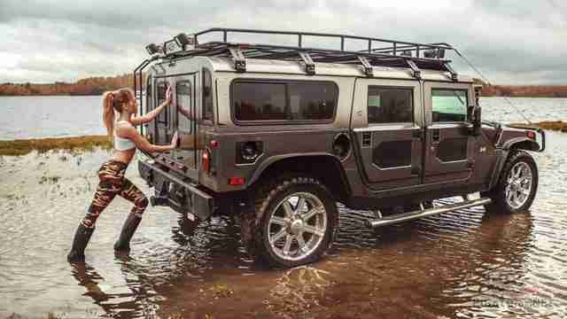 Марципанка и Hummer H1 на мелководье