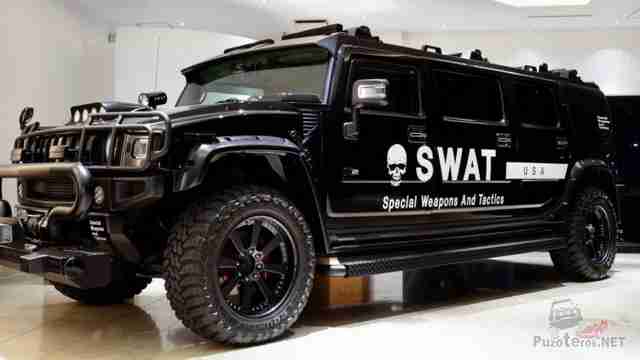 Чёрный Hammer спецподразделения SWAT