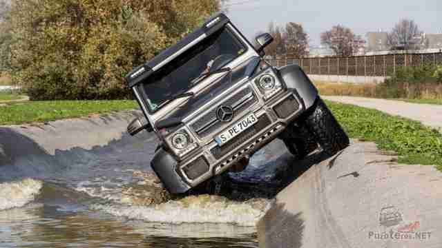 Гелендвашен 6x6 едет по водосточной канаве