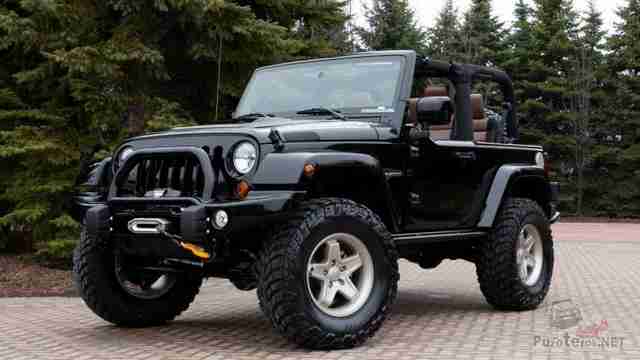 Кабриолет Jeep Wrangler с лебёдкой и кенгурятником