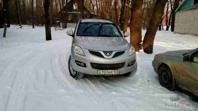 Автомобили на зимней дороге Автомобили на зимней дороге