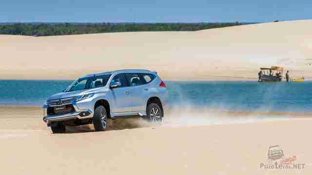 Новый Pajero Sport дрифтует на песке